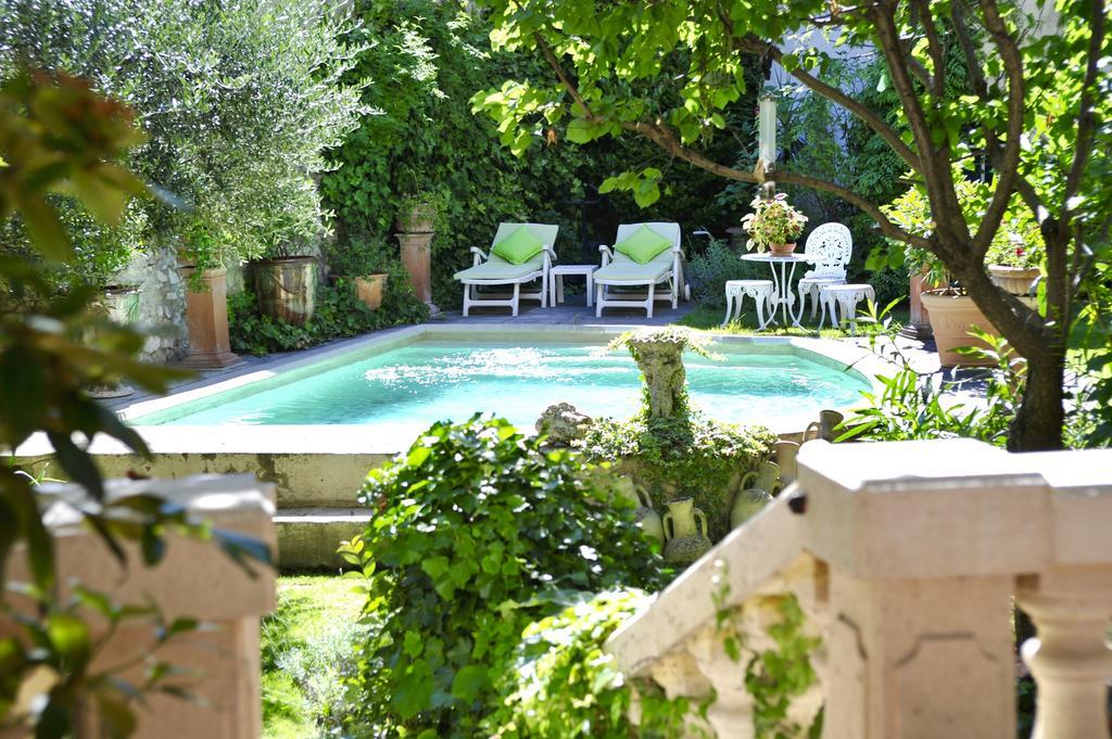 Les Saisons Bed & Breakfast Villeneuve-les-Avignon Exterior photo
